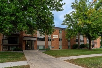 Building Photo - Pacific Park I