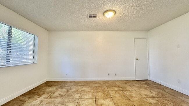 Building Photo - 5151 W Pioneer Ave