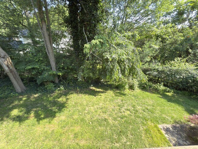 Building Photo - Spacious 3-Bedroom, 3.5 Bath Garage Home I...