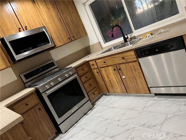 Building Photo - 3345 Somis Dr