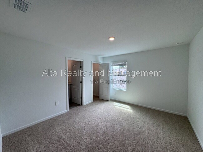 Building Photo - 39 Tidal Bch Ave