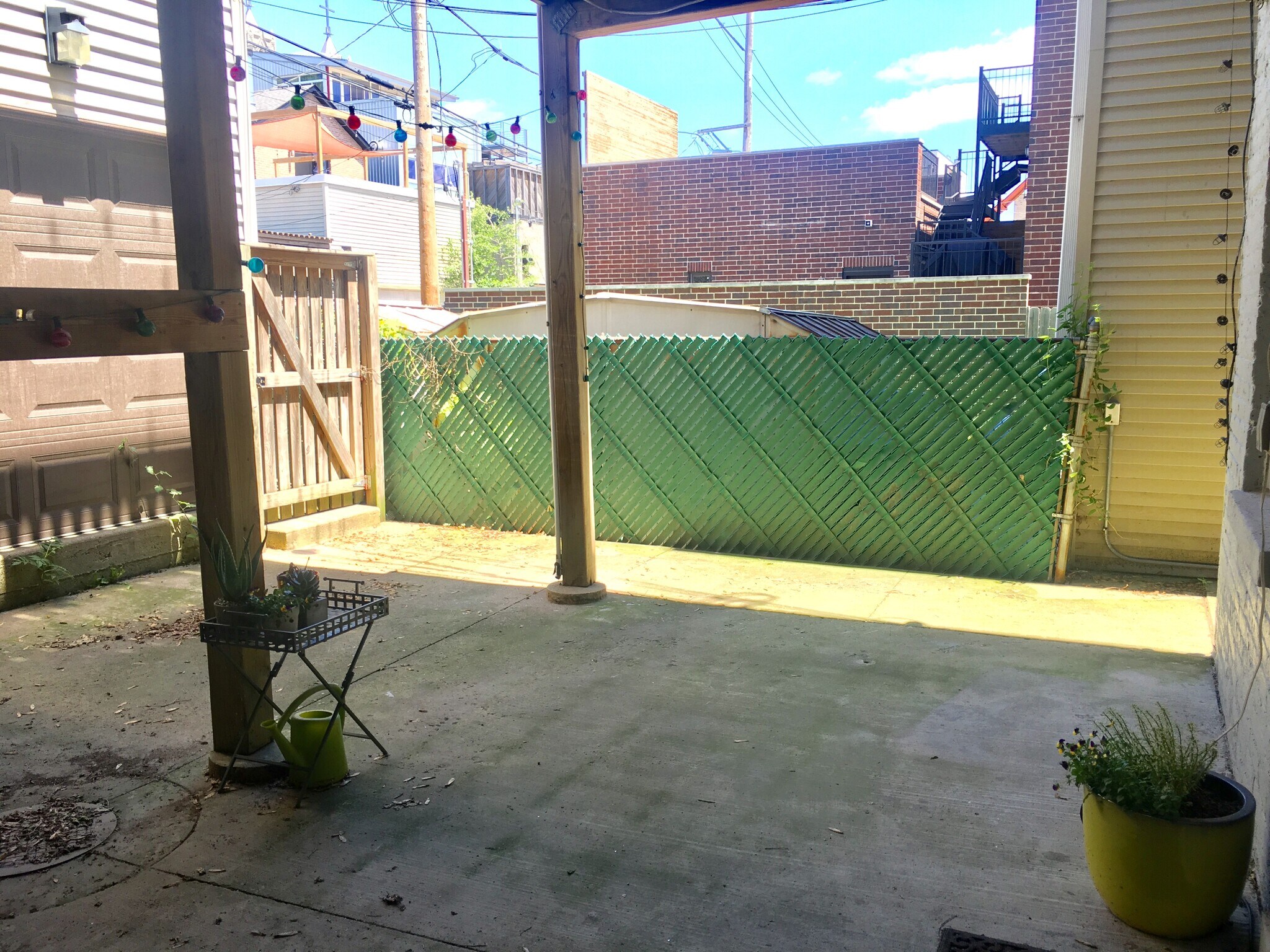 Building Photo - 2040 W McLean Ave