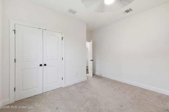 Building Photo - 15065 High Point Dr
