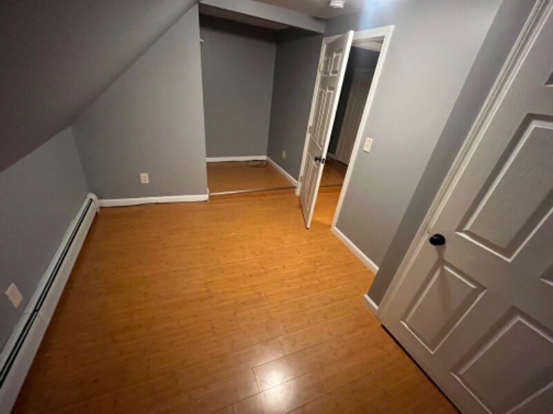 Building Photo - 1458 N Main St