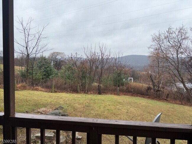 Building Photo - 7 Deer Valley Ln