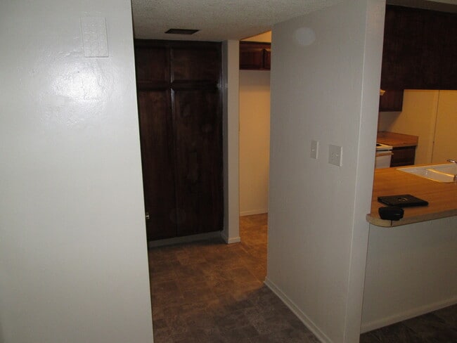 Building Photo - 4701 Country Pl Ln