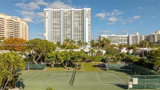 Building Photo - 210 Seaview Dr