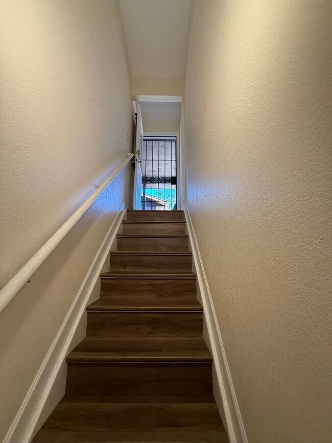 Building Photo - 3 Bedroom 1 Bathroom Available in Anshutz Medical Center Area