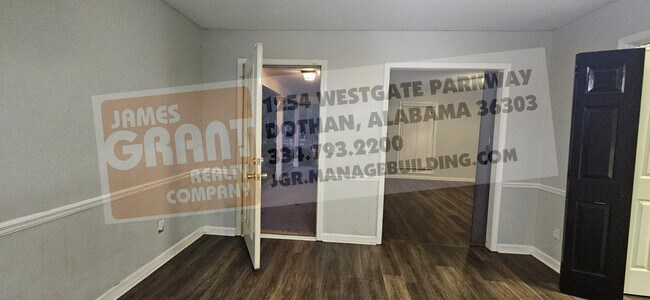 Building Photo - 211 Plantation Rd