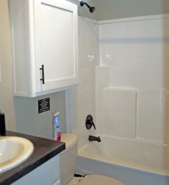 Building Photo - 29 Merry Men Dr