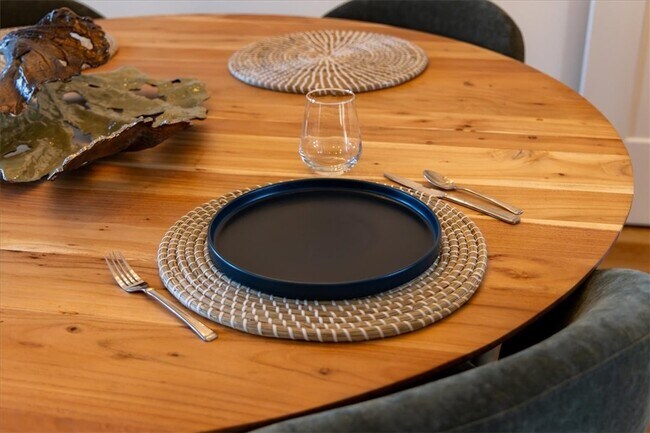 Building Photo - 4611 S 47th St