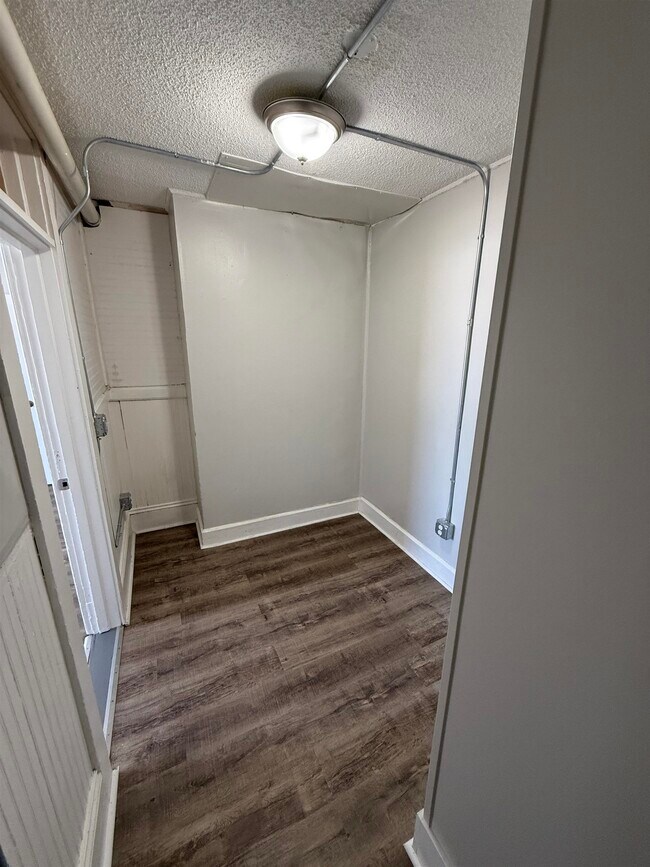 Building Photo - 524 Sunapee St