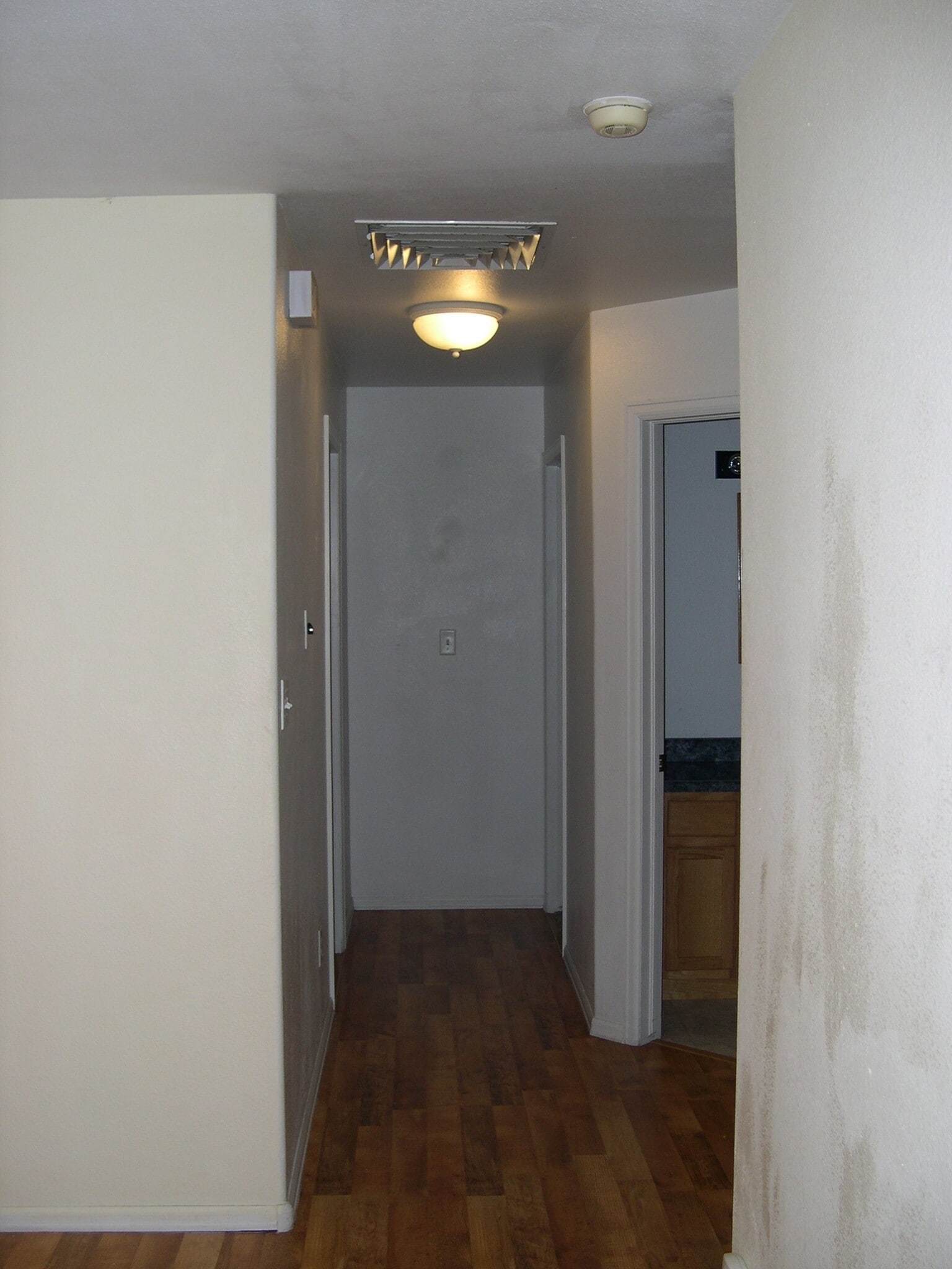 Building Photo - 461 N Sun Ct