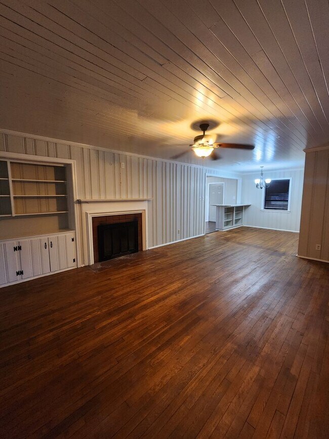Building Photo - 400 Terrace Blvd
