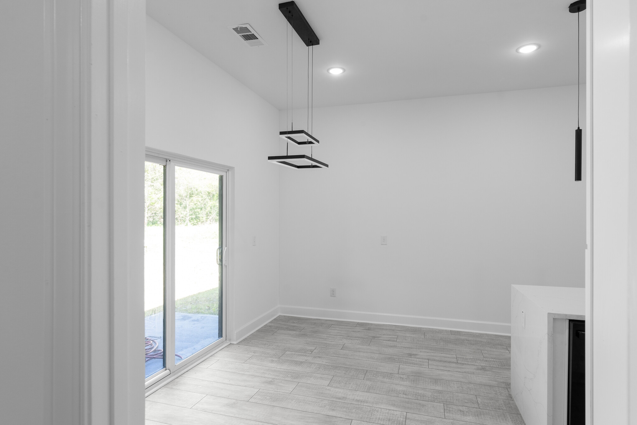 Building Photo - 101 Howell Dr SW