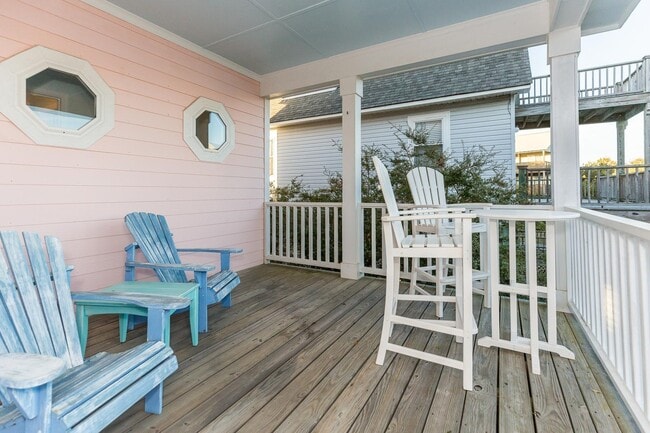 Building Photo - OFF-SEASON MONTHLY RENTAL STARTING JANUARY...