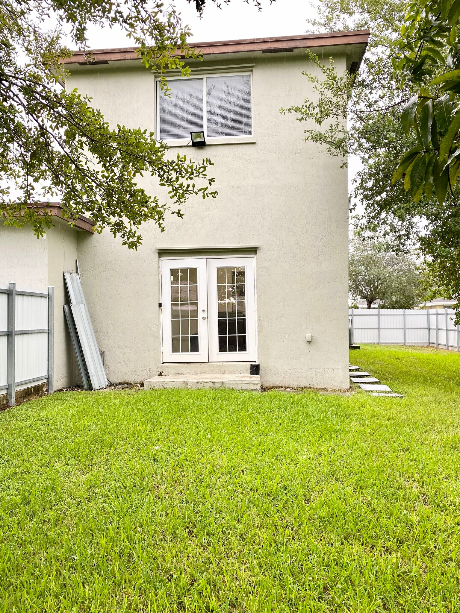 Building Photo - 18951 SW 113th Plz