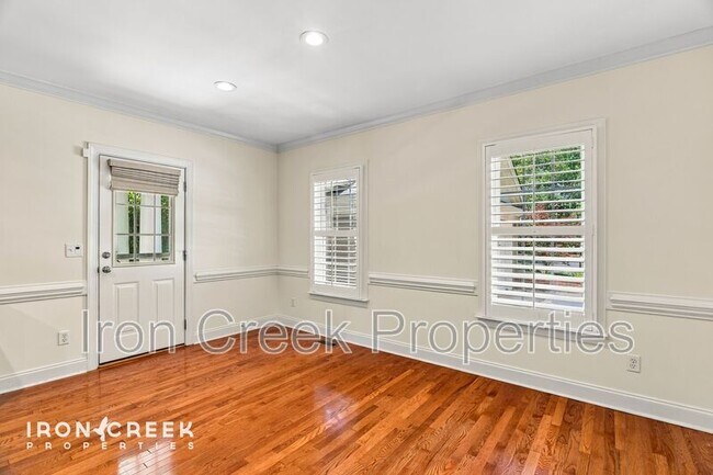 Building Photo - 1672 Olmsted Dr