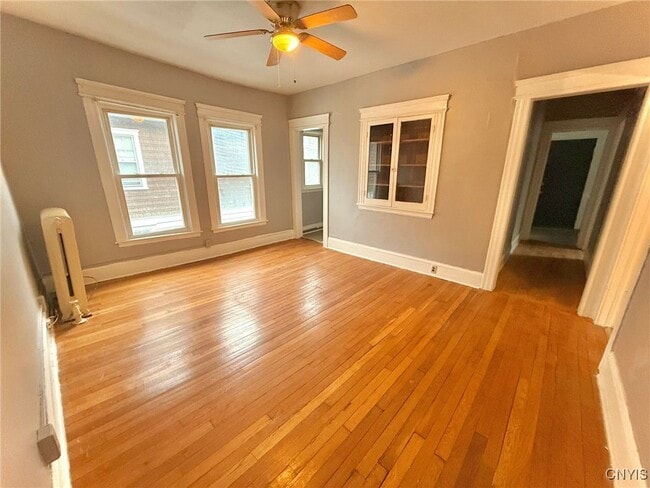 Building Photo - 367 Furman St