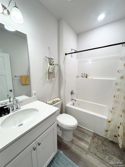 Building Photo - 3095 Silver Maple Dr