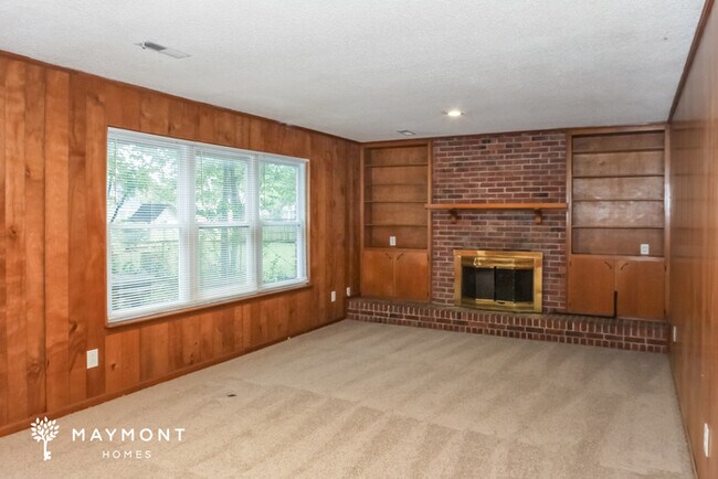 Building Photo - Charming Split-Level Home