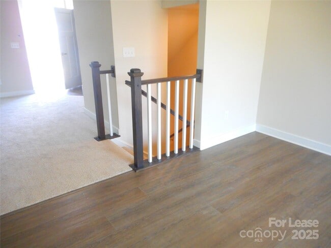Building Photo - 421 Serenity Cir