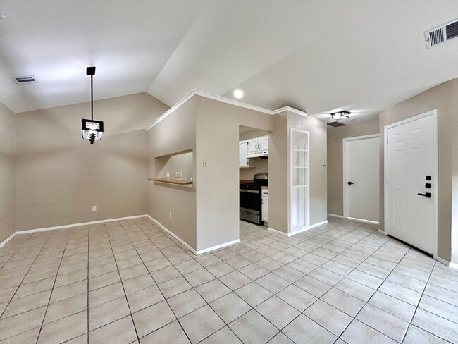 Building Photo - 510 Greenlawn Blvd