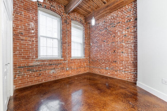 Building Photo - 55 S Harding St