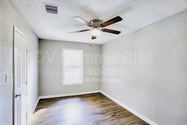 Building Photo - 1503 Bland St