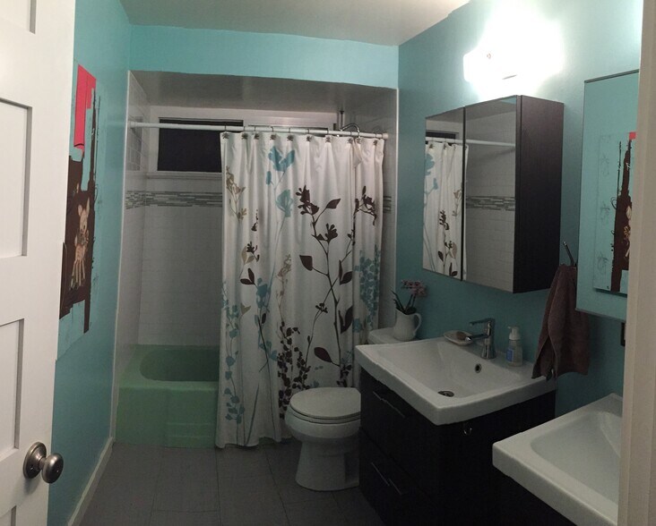 Building Photo - 2573 Oxford Lane