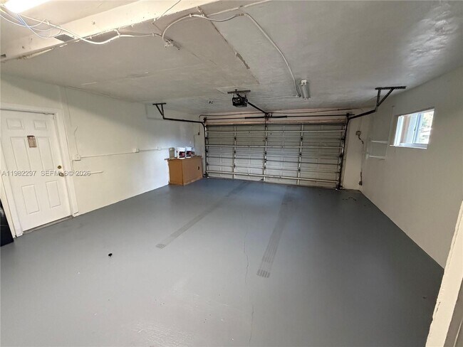 Building Photo - 6895 Loch Ness Dr