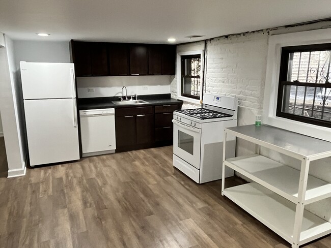 Building Photo - 3053 N Haussen Ct