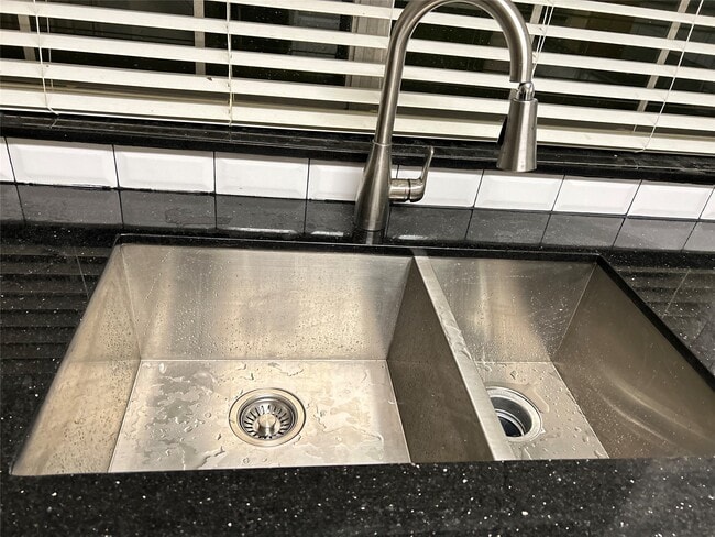 Building Photo - 3106 Rimrock Dr