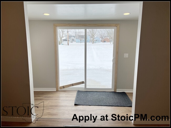 Building Photo - 123 N Main St