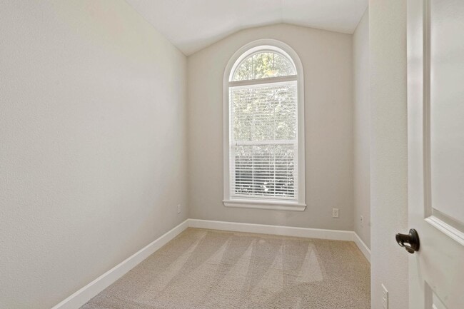 Building Photo - Spacious 4-bdrm/3-bath in North Bethany—$5...