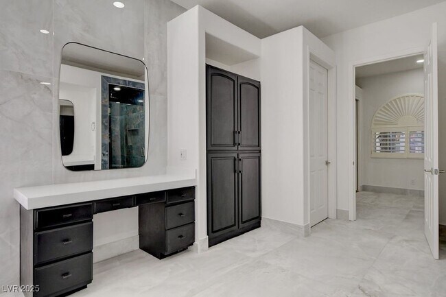 Building Photo - 2132 Lookout Point Cir
