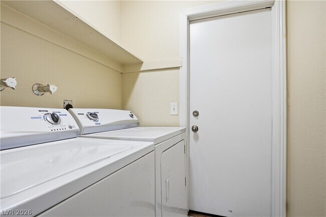 Building Photo - 5221 Percheron St