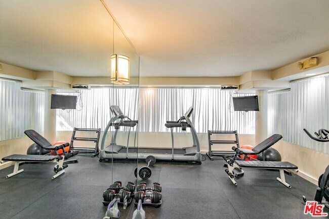 Building Photo - 4702 Fulton Ave