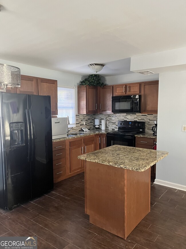 Building Photo - 2894 Randall St