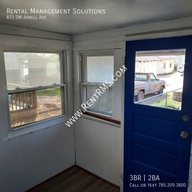 Building Photo - 831 SW Jewell Ave