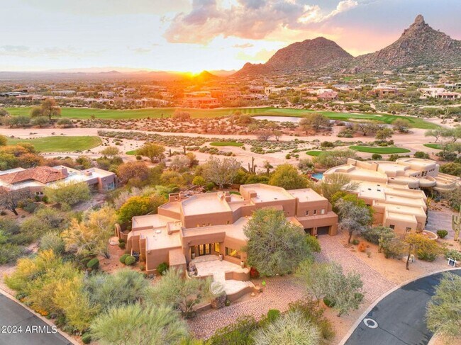 Building Photo - Beautiful custom home with backyard Oasis!