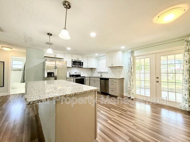 Building Photo - 1529 Culverhouse Dr