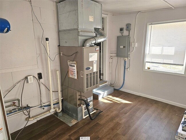 Building Photo - 939 Green Mt Ln