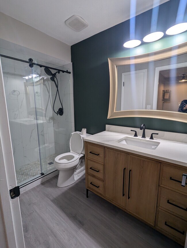 Brand new walk in shower - 3140 7 Pines Ct NW