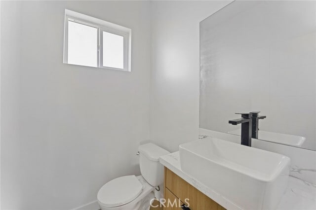 Building Photo - 4511 Rosewood Ave