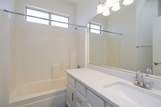 Building Photo - 14823 W Dovestar Dr