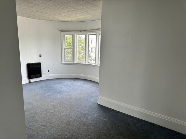 Building Photo - 148 George St