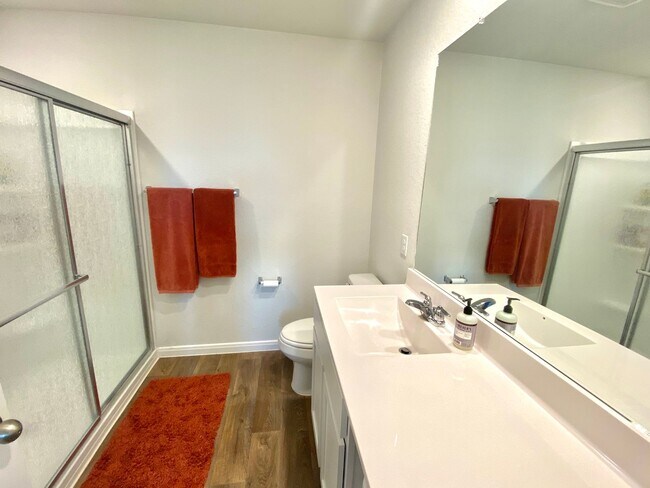 Building Photo - Modern Comfort Meets Peaceful Living – A s...