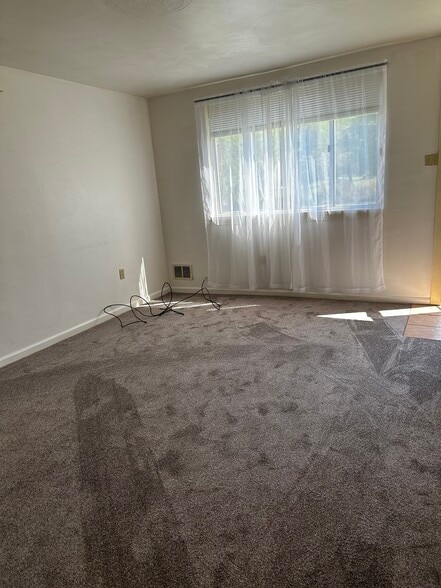 Building Photo - 2903 Soltis Dr