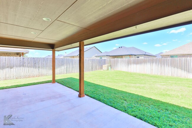 Building Photo - 3/2/2 in Butterfield Meadows!